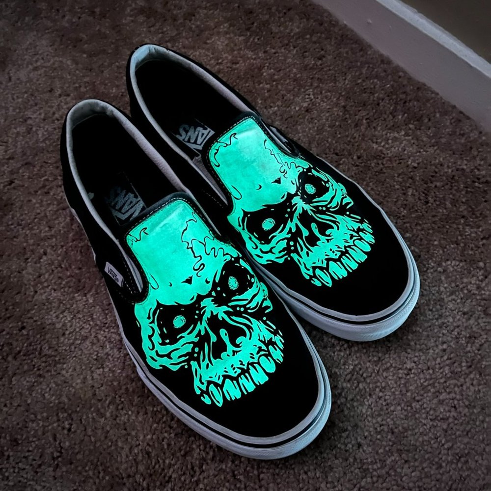 Vans Slip-Ons slipons Glow In The Dark Skulls Mens size 10
